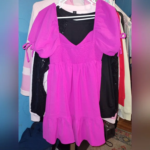 NWOT Magenta Dress with Puff Sleeves - Picture 2 of 3